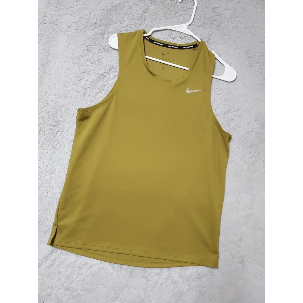 Nike item excellent